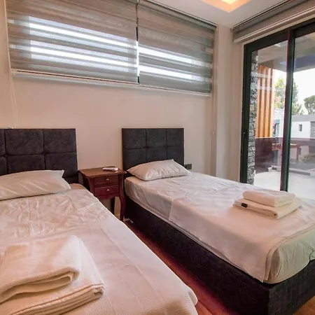 Magnicifent 4 Bedroom Triplex In Akyarlar 빌라 Bodrum